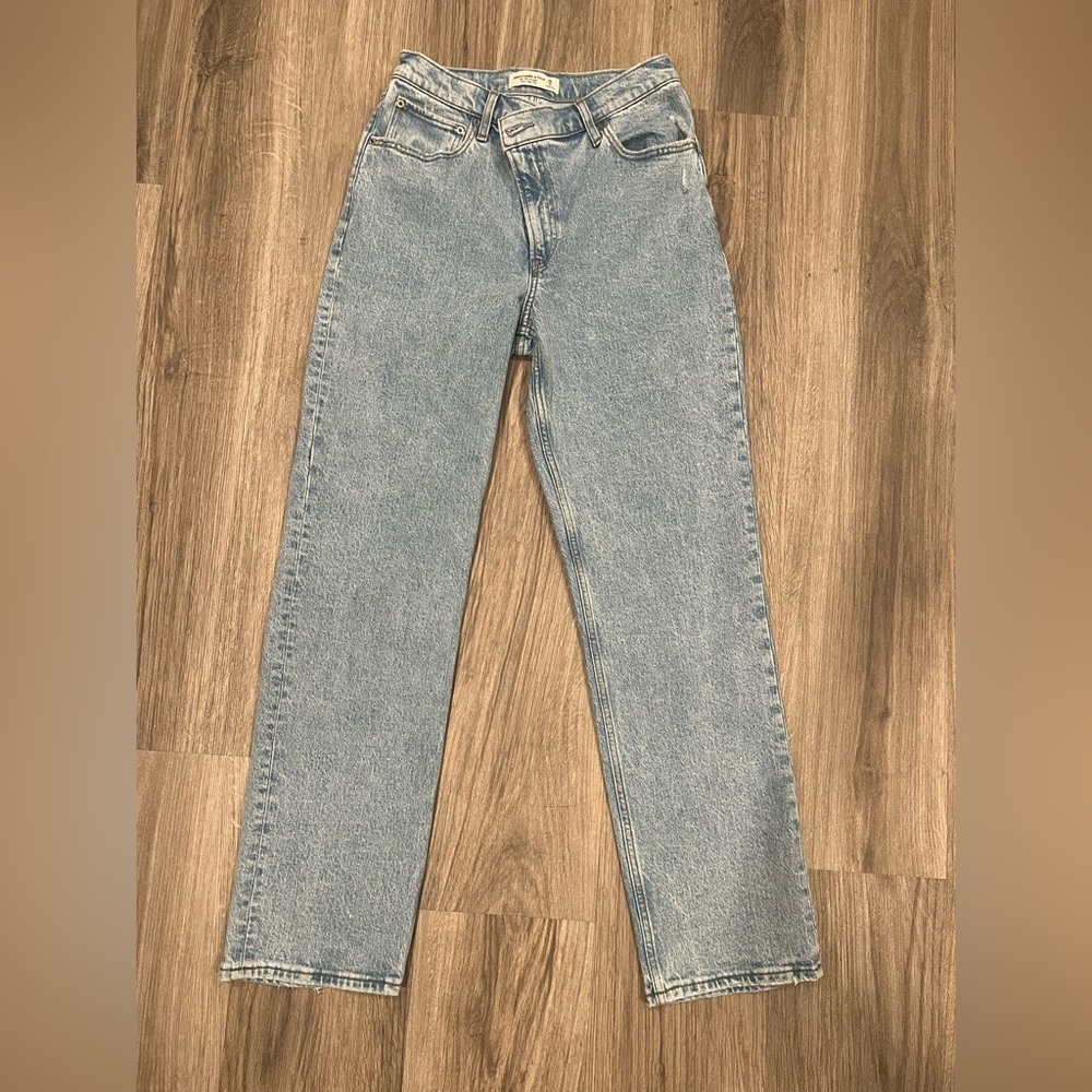 The 90s straight ultra high rise jeans